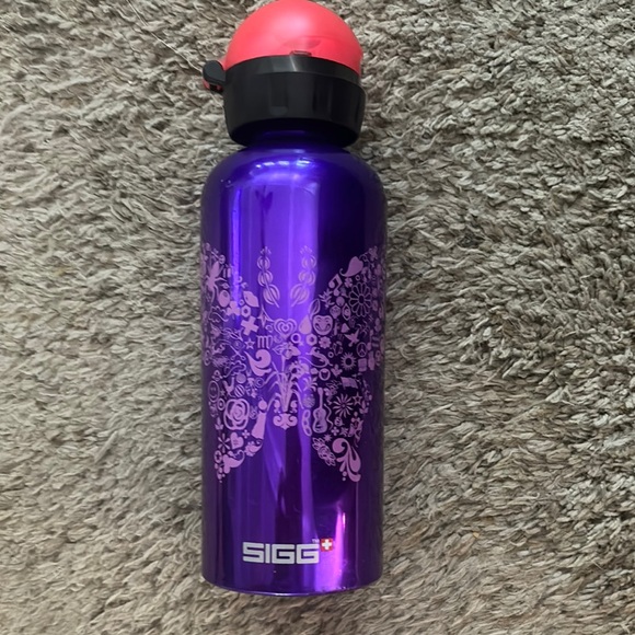 SIGG Purple Butterfly Water Bottle - Picture 1 of 3